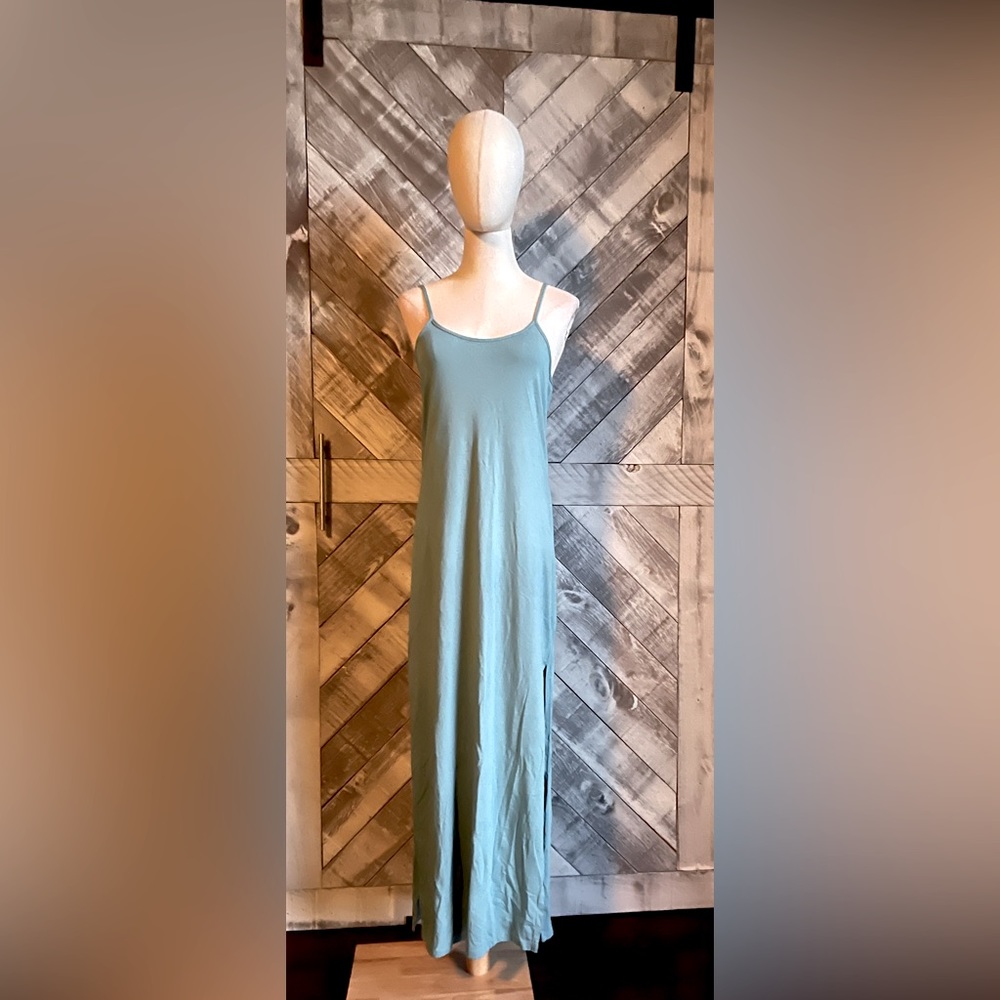 BOBI NWT MAXI DRESS WITH DOUBLE SIDE SLITS OPEN BACK IN SURF - Picture 5 of 8